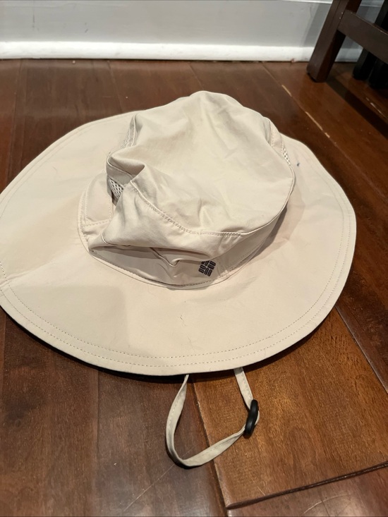 Columbia Other - Columbia Beige Unisex Outdoor Cap with Mesh Lining